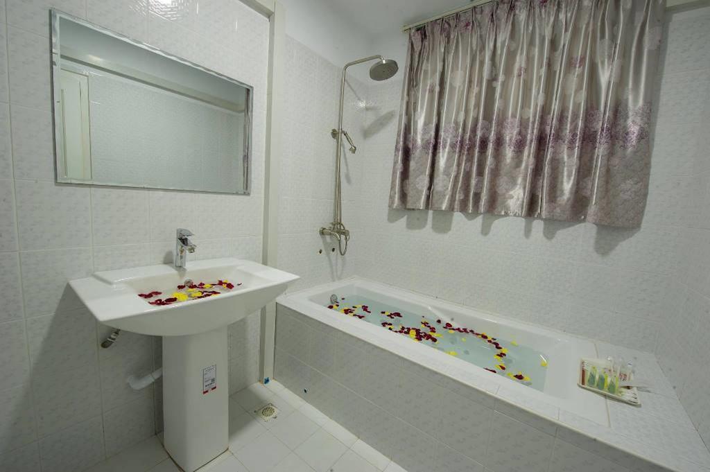 Taw Win Myanmar Hotel Мандалей Стая снимка
